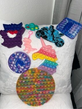 8 Pop-it FIDGET TOYS Large round rainbow Unicorn Motorcycle Sensory Fun Bundle